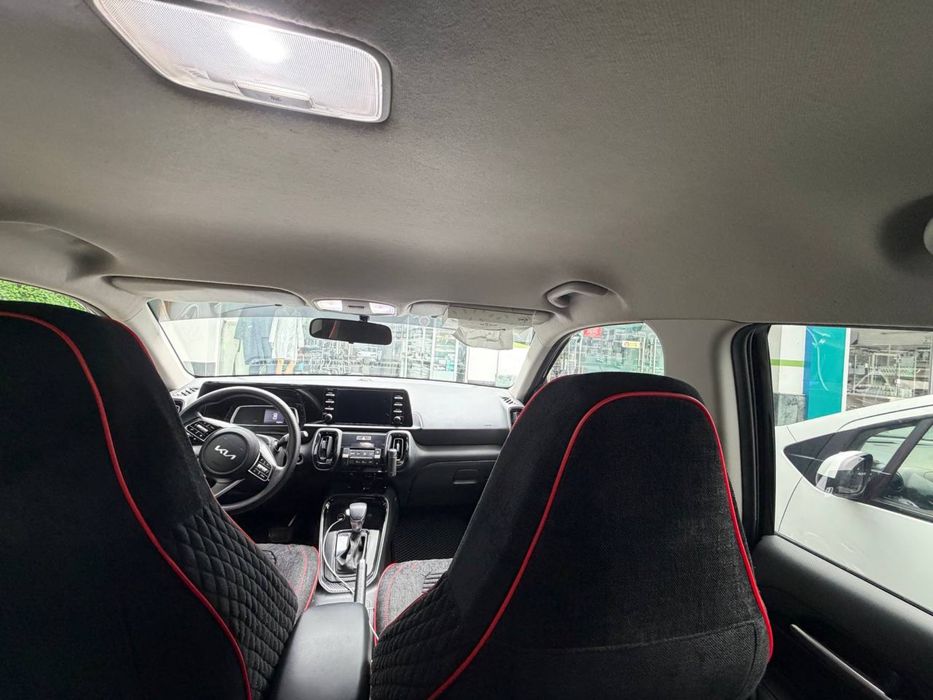 Kia Sonet Luxe..