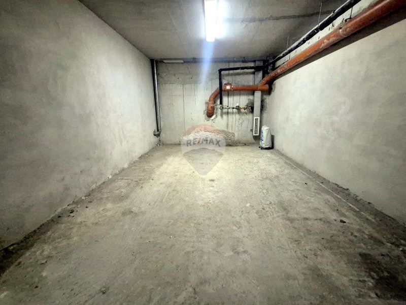 Подземно паркомясто за продажба, Зимно кино Тракия Т4358