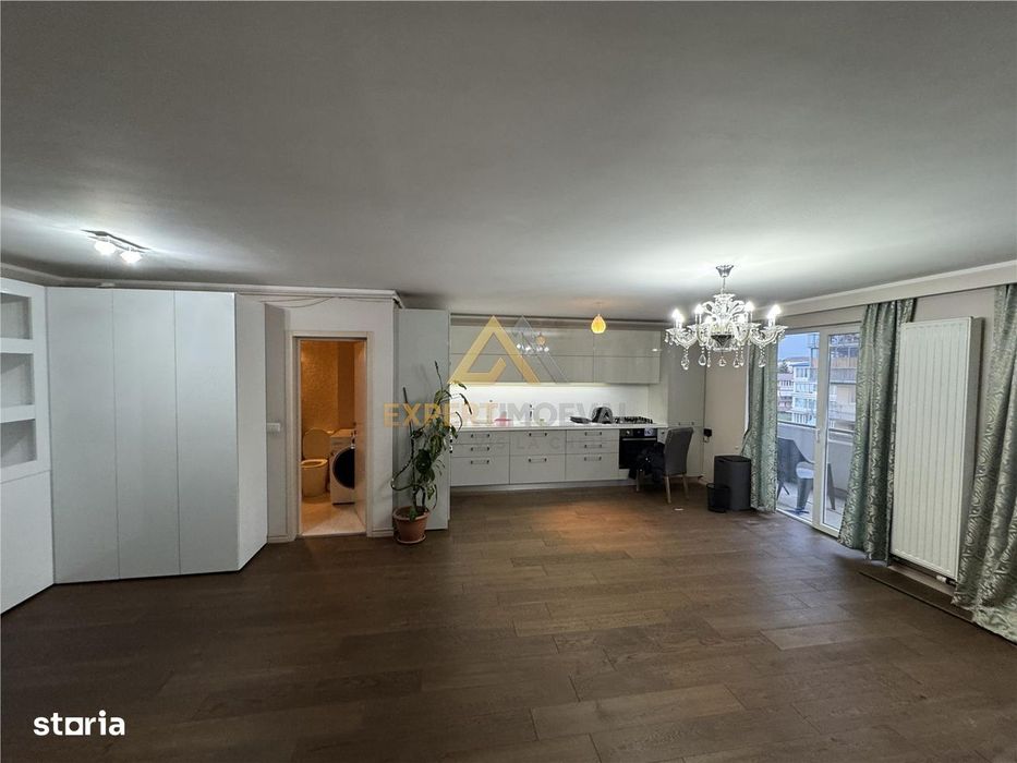 Penthouse De Vanzare  Langa Hotel Europa