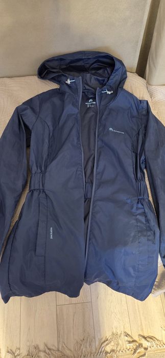Продам дождевик, плащ Outventure. Размер S, в хорошем состоянии.