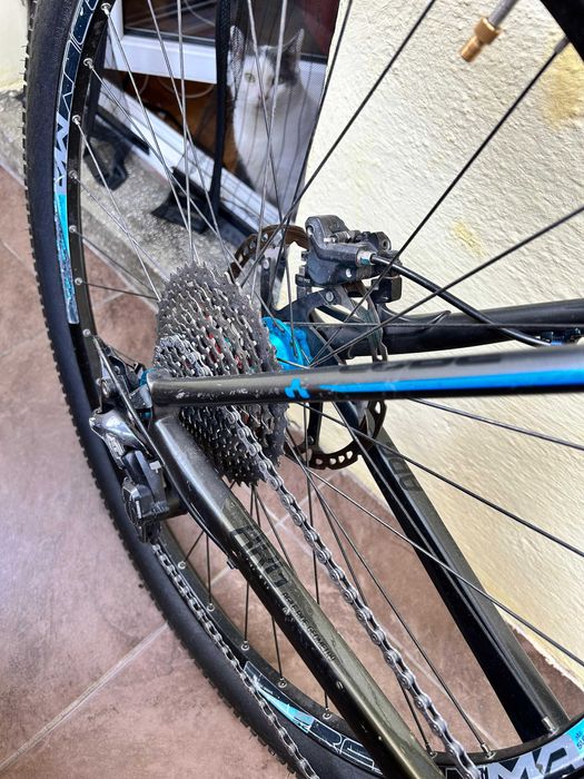 Bicicleta Cube Reaction Carbon 29