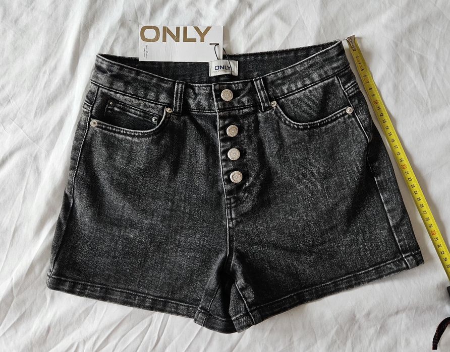 Jeans scurt denim negru spalacit ONLY, marime S, noi