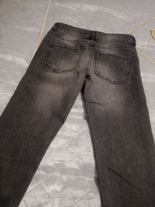 Дамски дънки  с бродерия