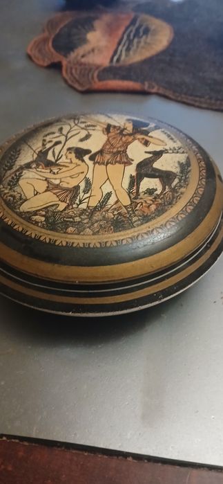 Оригинална метална основа в античен стил