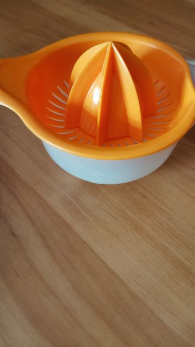 Соковыжималка новая