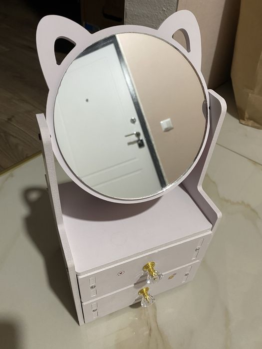 Мини комод с зеркалом