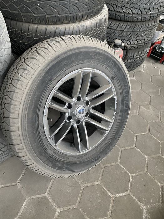 Продаю шины с дисками R17