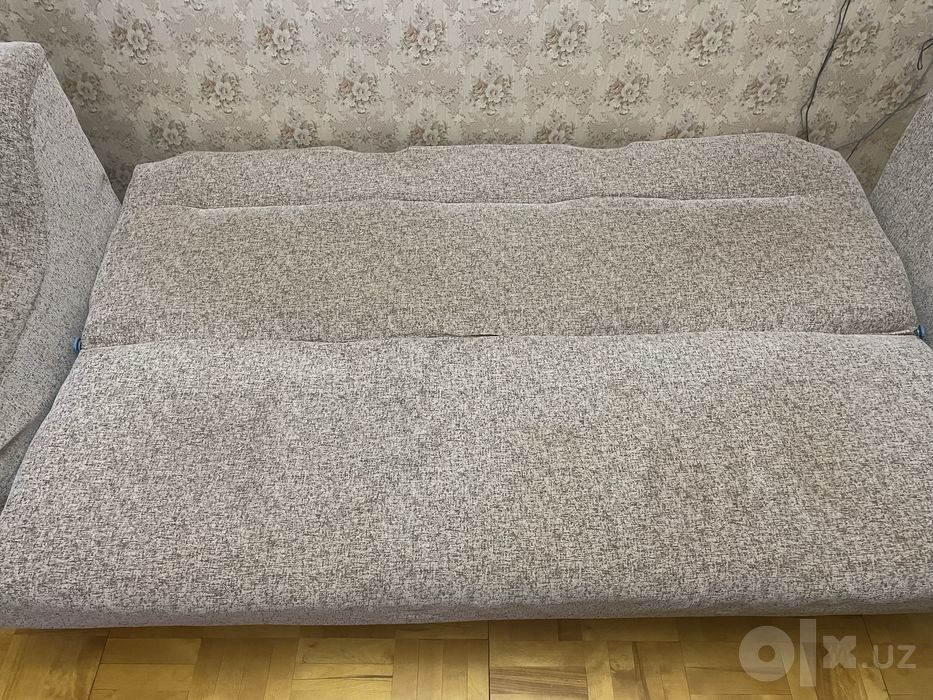 Продаётся диван и одно кресло