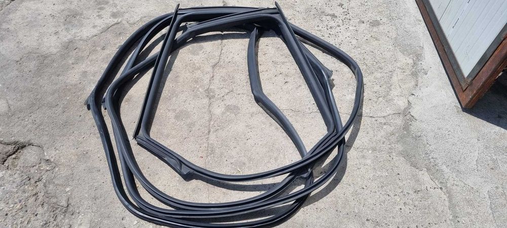 Cheder usa caroserie stanga dreapta fata spate Maserati Ghibli
