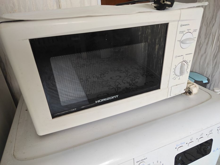 Микроволновая печь Горизонт / Horizont