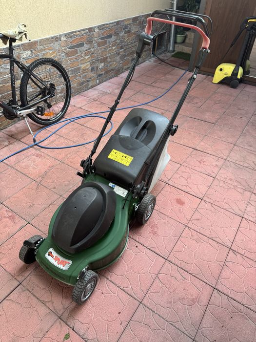 Masina tuns iarba electrica cu tractiune