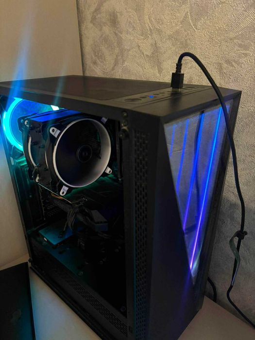 Компютър RTX2060 AMD ryzen 5 3600 +монитор 144hz клавиатура и мишка