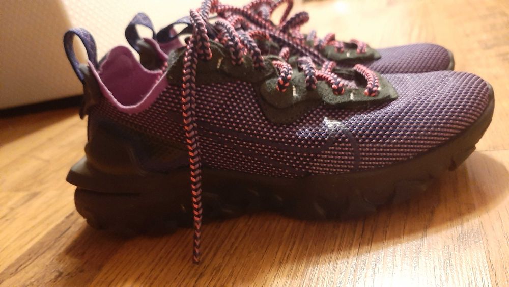 Nike făcuți pe comanda marimea 36.5