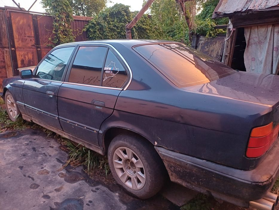 Продам машину БМВ е34