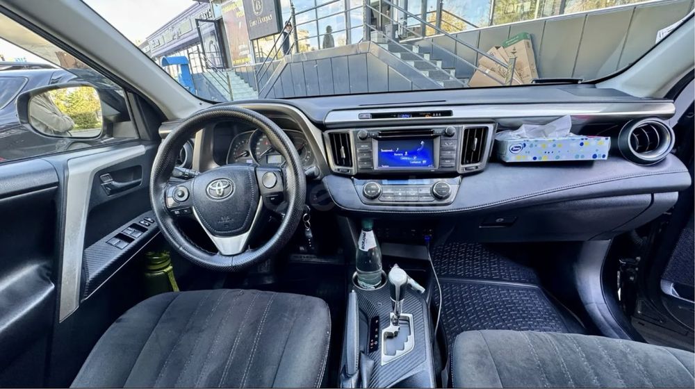 Toyota rav4  2014