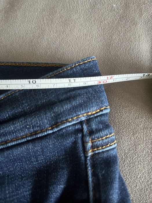 Дънки  на  Guess