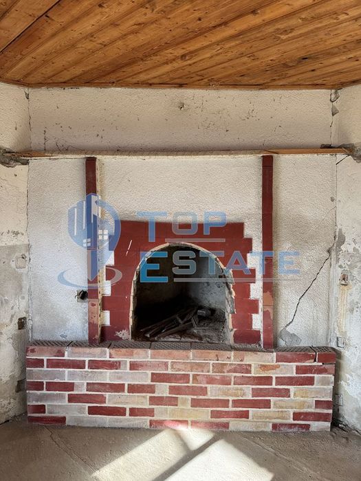 Двуетажна слънчева вила във вилната зона на град Бяла Черква