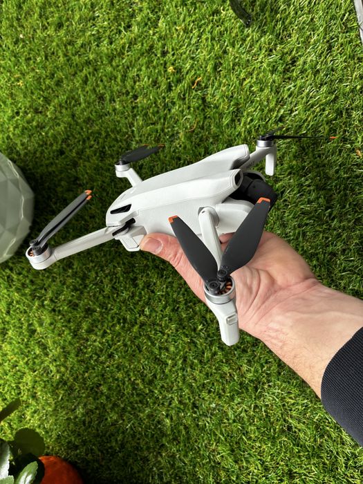 DJI Mini 3 Fly More Combo (DJI RC)