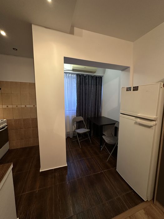 Persoana fizica-închiriez garsoniera