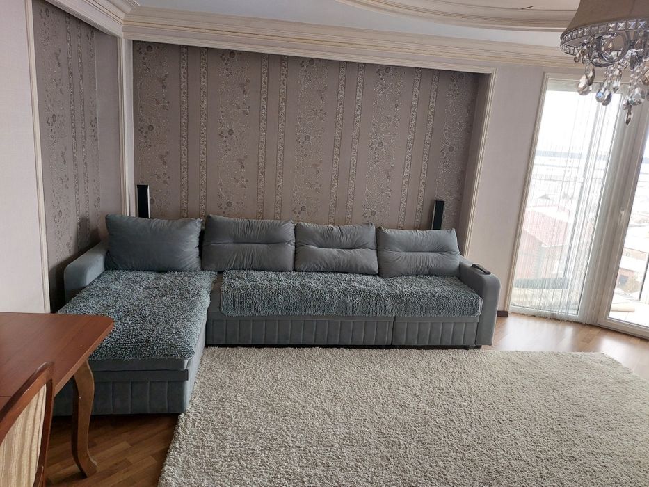 Продам угловой диван 100тыс