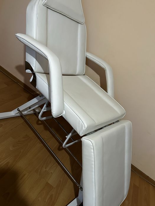Кушетка за козметик/ масаж /миглопластика/ микроблейдинг