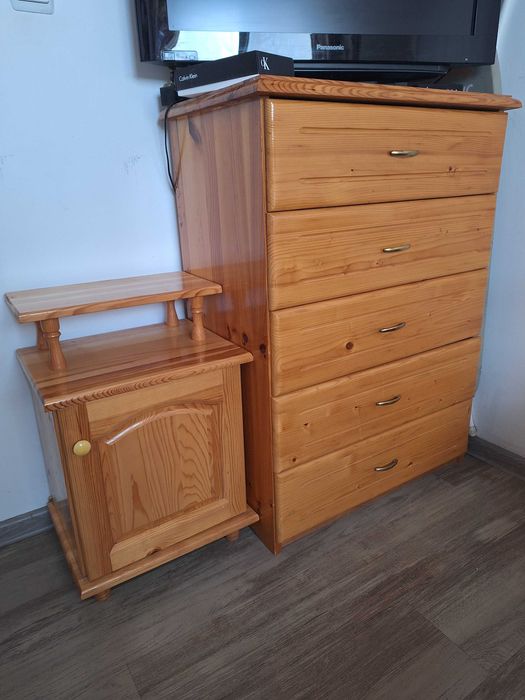 Дървена спалня+2 нощни шкафчета и скрин