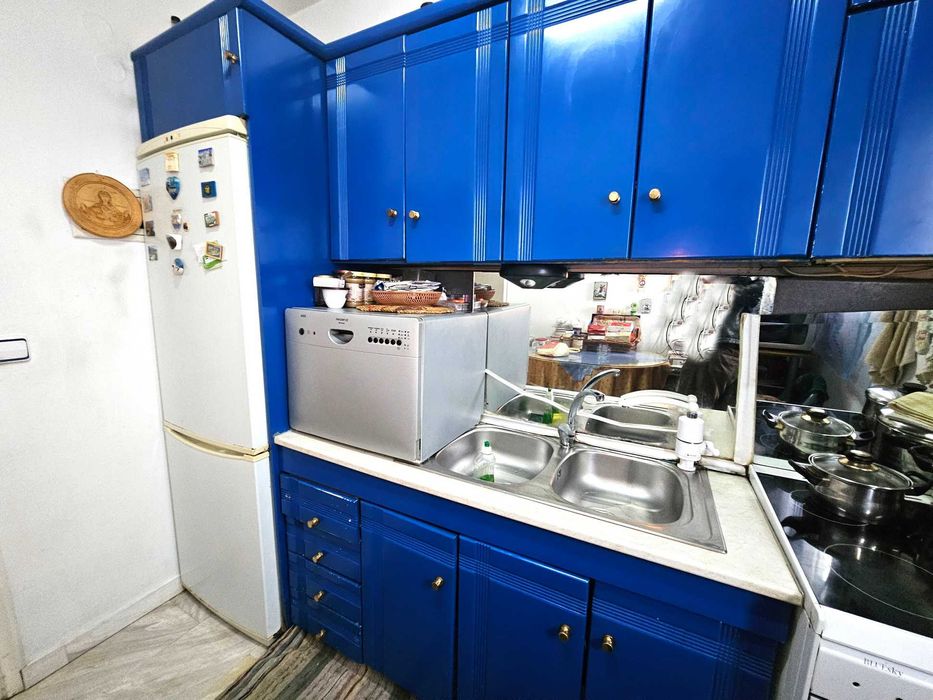 ПРОДАВА се самостоятелна къща 210кв.м. в центъра на DRAMA (код 8123)