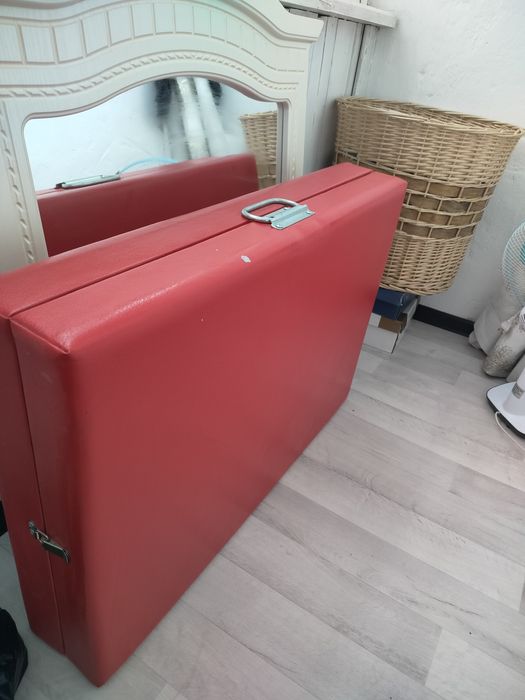 Кушетка для шугаринга и массажа