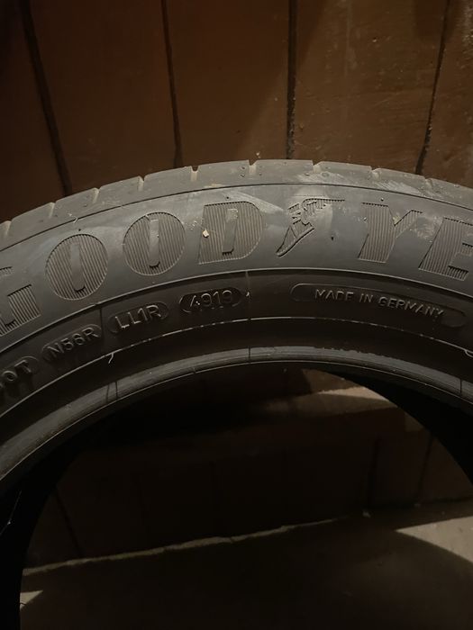 225/55/16 - Goodyear летни