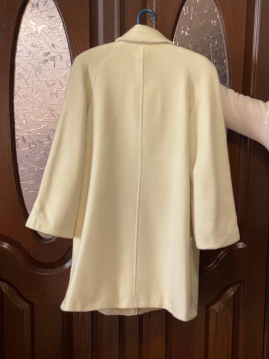 Белое кошемировое пальто размер 48-50