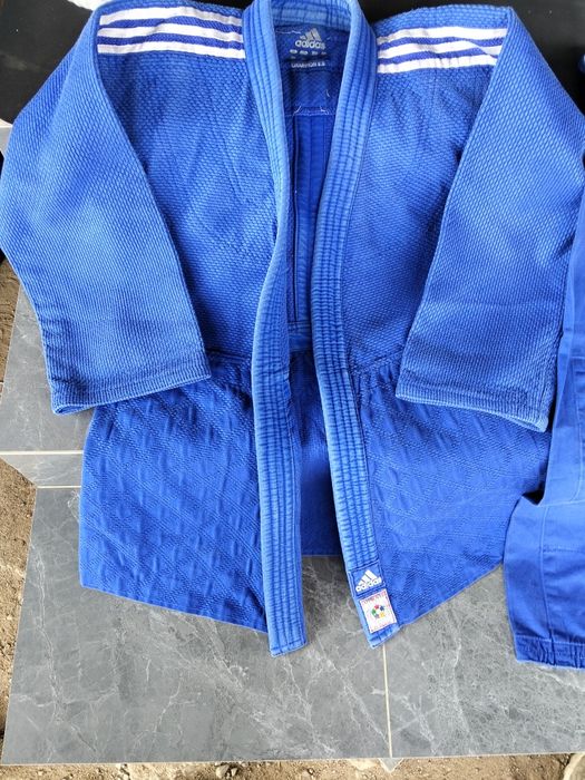 Продам форму для дзюдо.