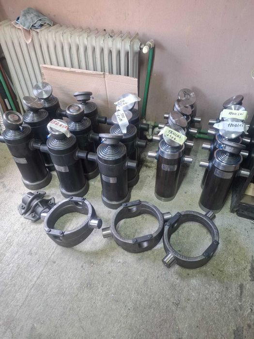 Cilindri de basculare fabricatie Italia 7 T , 9 T, 11 T .
