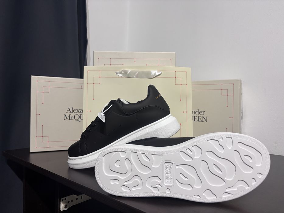 Alexander McQueen Black