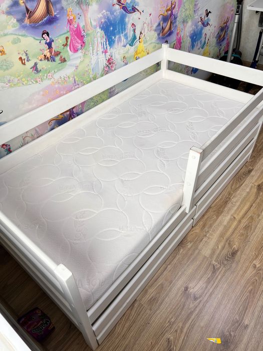 Детская кровать б/у