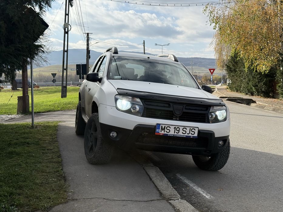 Dacia Duster 1.5 dci 4x4 , pregatit de off-road mediu
