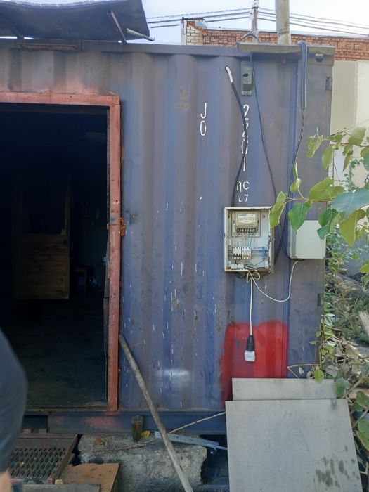 Продам два спаренных контейнера