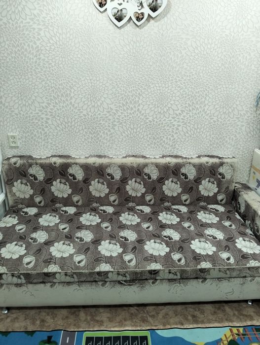 Продам софу  б/у