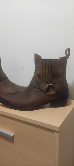 Продавам мъжки Боти