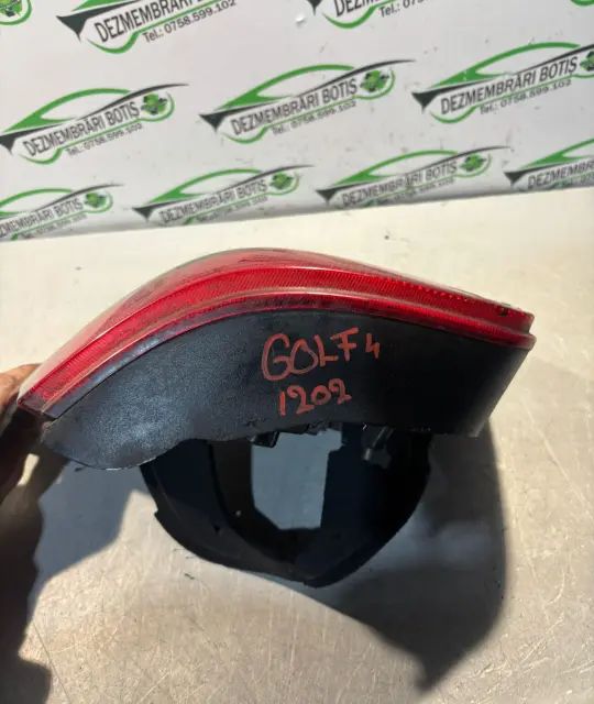 Lampa / Tripla stop dreapta pe aripa Volkswagen VW Golf 2000
