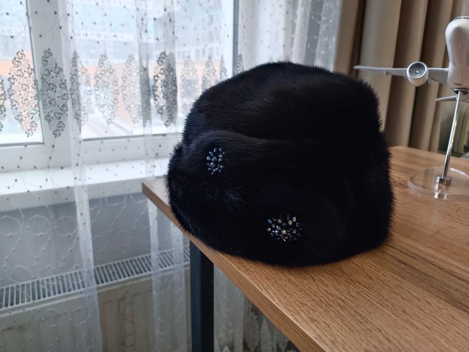 Женская норковая шапка