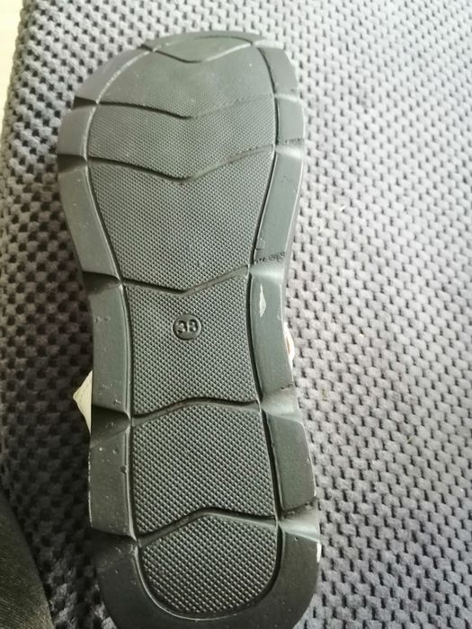 Sandale albe marimea 38 noi piele