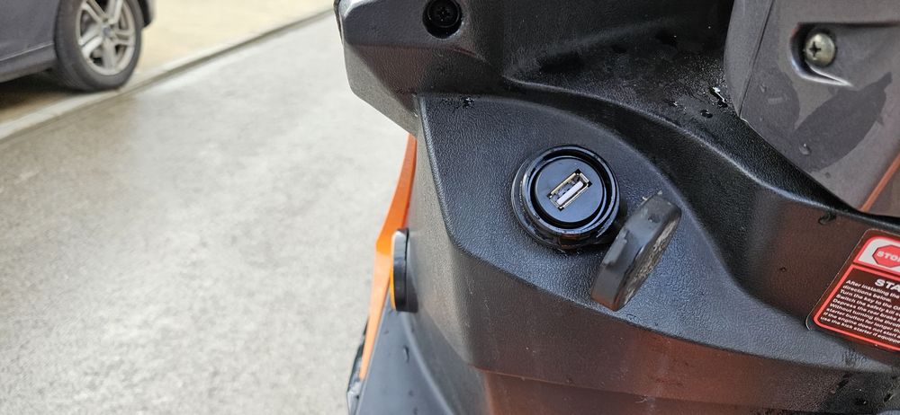 Скутер Lexmoto Monza 125