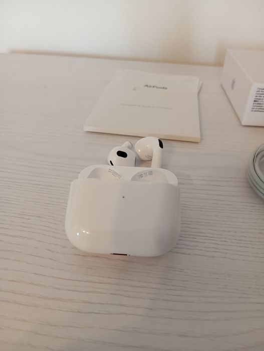 Vând căști Apple AirPods pro 3