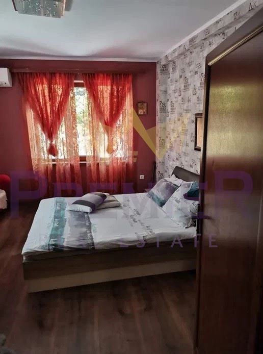 Етаж от къща в Варна-Център площ 190 цена 290000