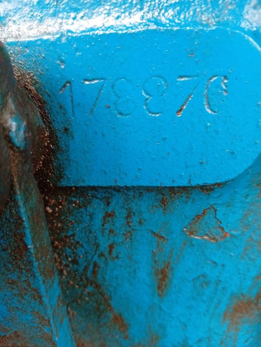 Tractor U 650 cu plug 3 brazde +cositoare mare 1,85 .toate sunt impecabile in stare fff buna de functionare.