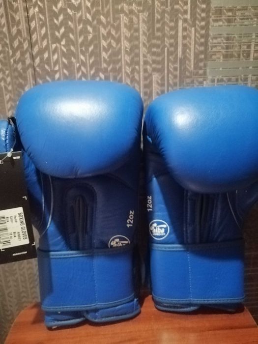 Боксерские перчатки