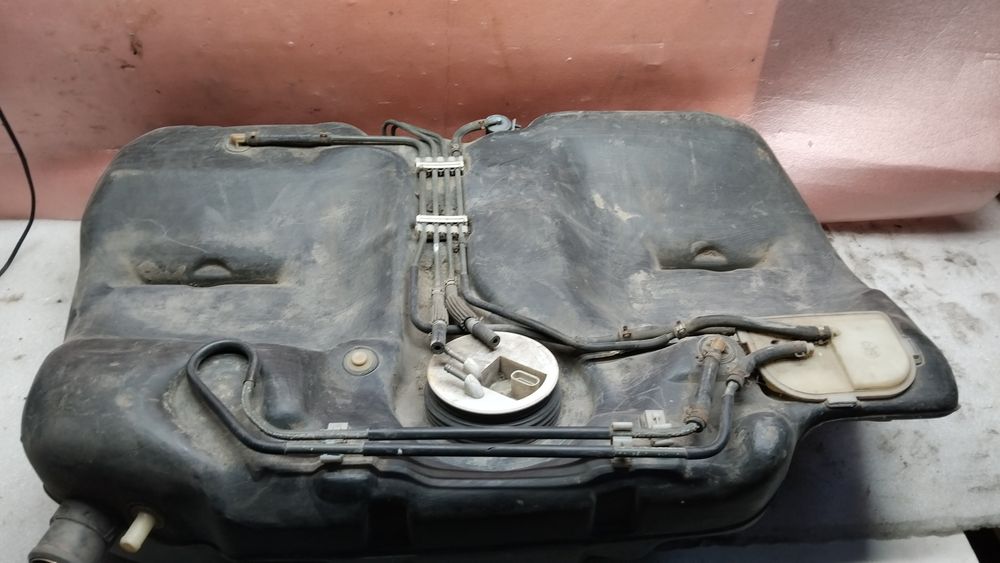 Бак топливный...