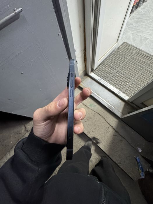 Обменяю iPhone 13 256gb на iPhone 13 pro max