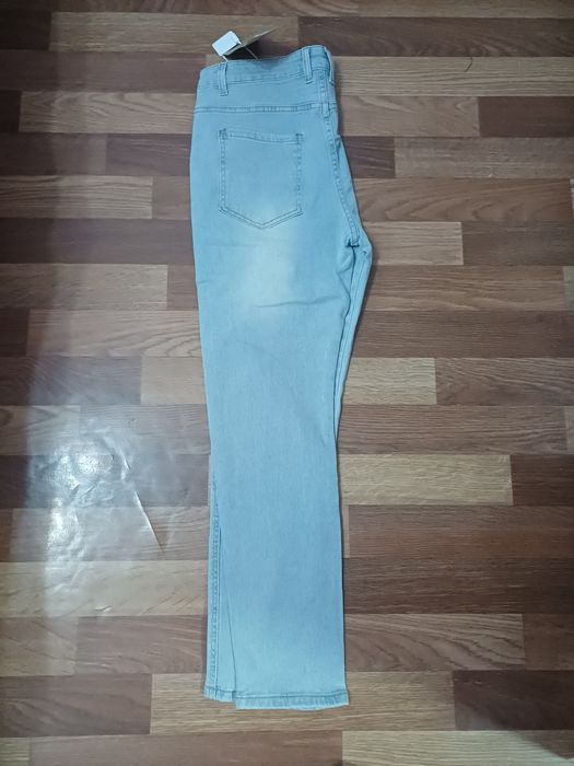 Джинсы светло синие, голубые