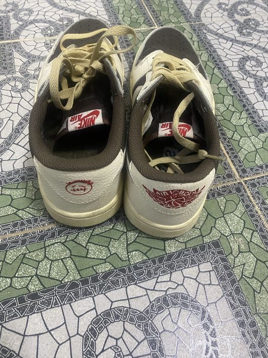 Продам кроссовки